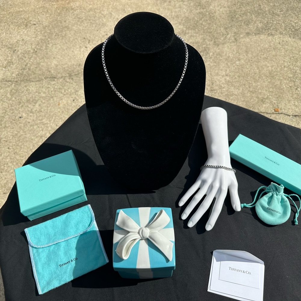 Tiffany & Co Venetian Link Necklace , Bracelet and Jewlery Box